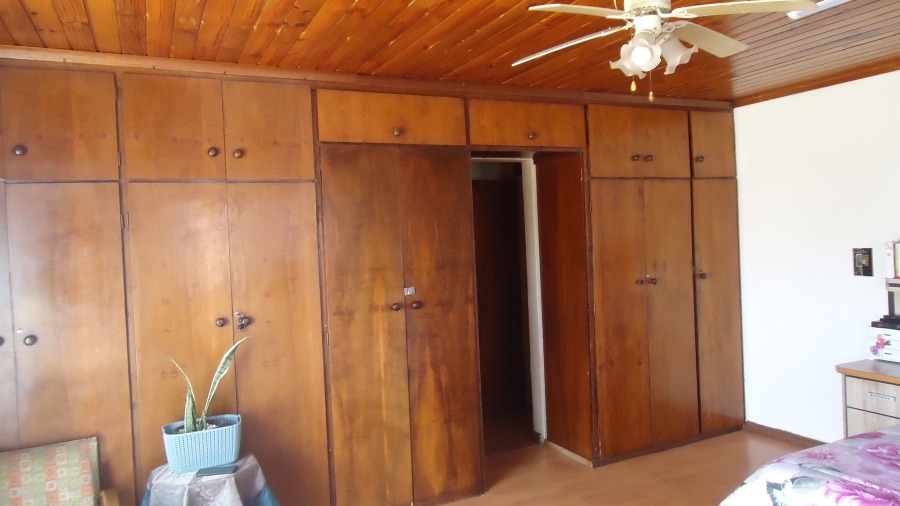 4 Bedroom Property for Sale in Pineview Western Cape